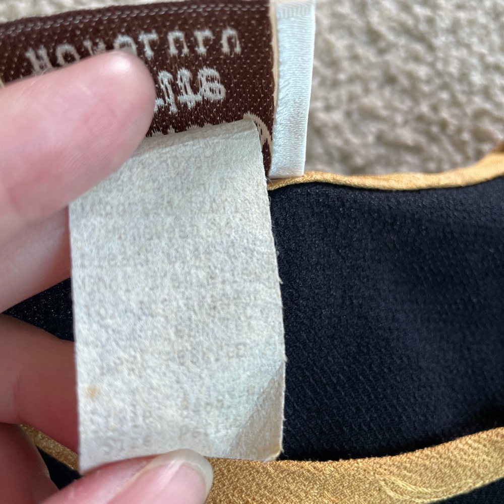 💜 5 for $25 Black and gold kimono fabric top - Picture 5 of 6